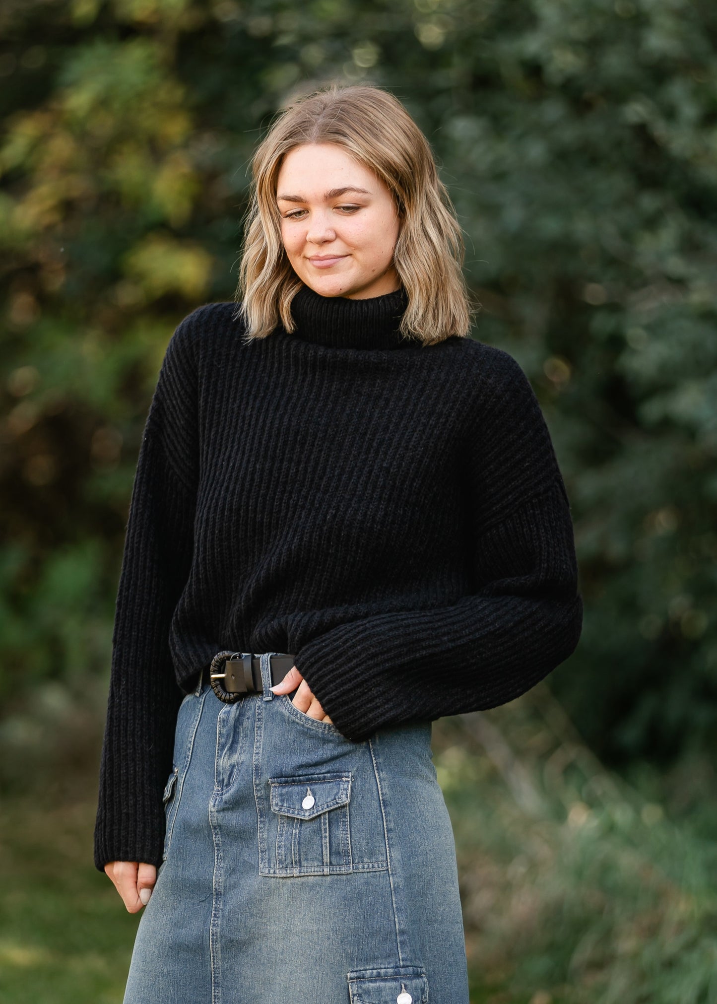 Lula Turtleneck Black Sweater FF Tops