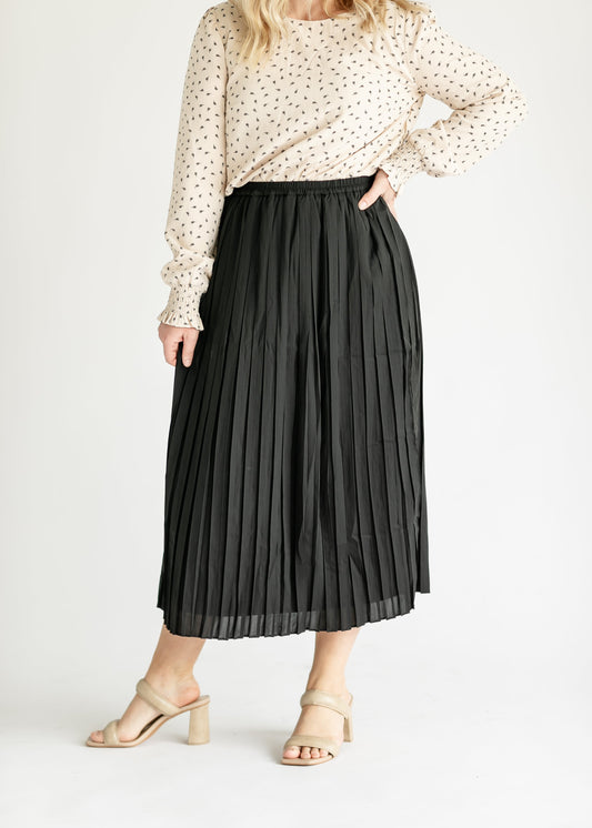 Pleated Pull-On Midi Skirt IC Skirts