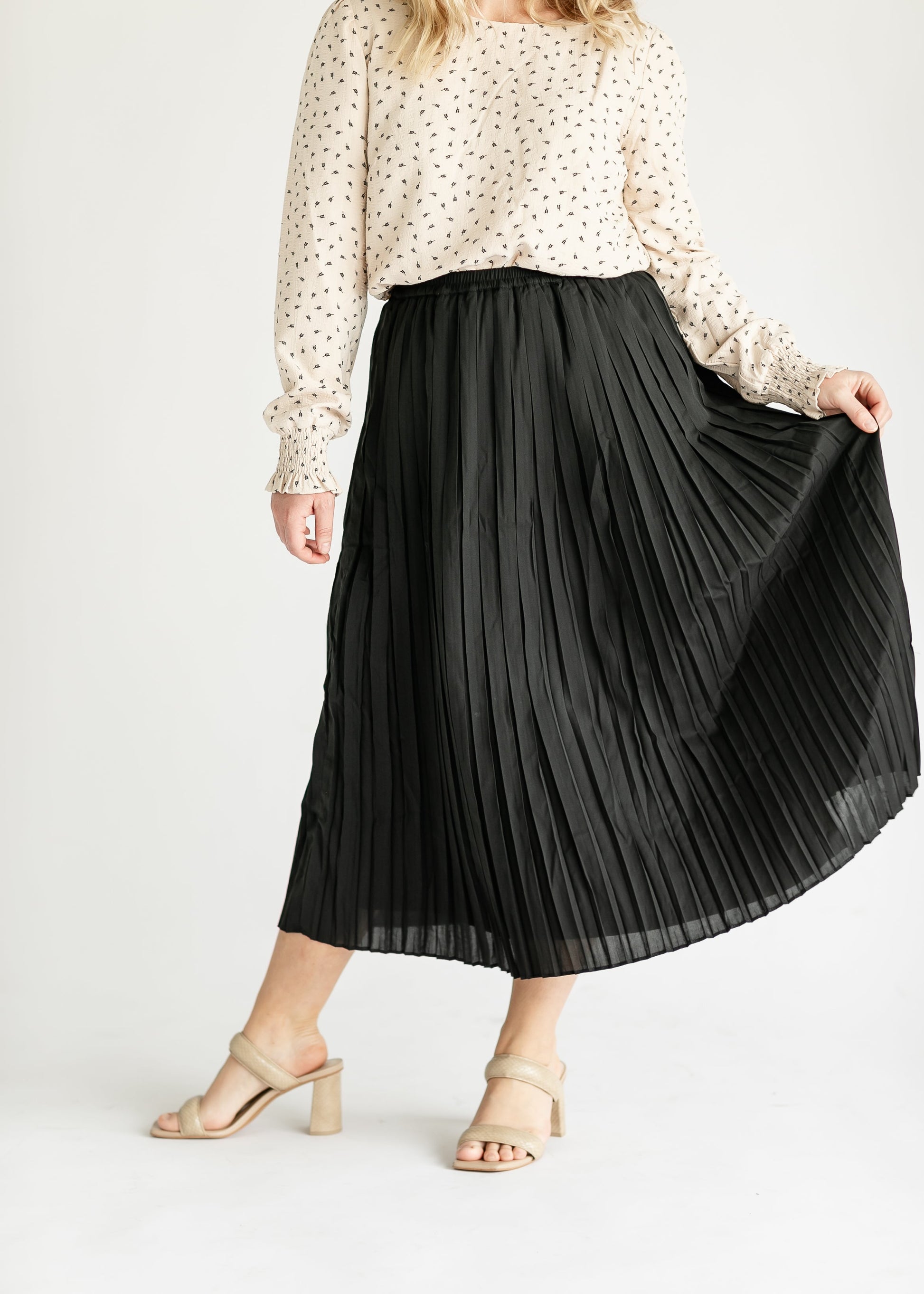 Pleated Pull-On Midi Skirt IC Skirts