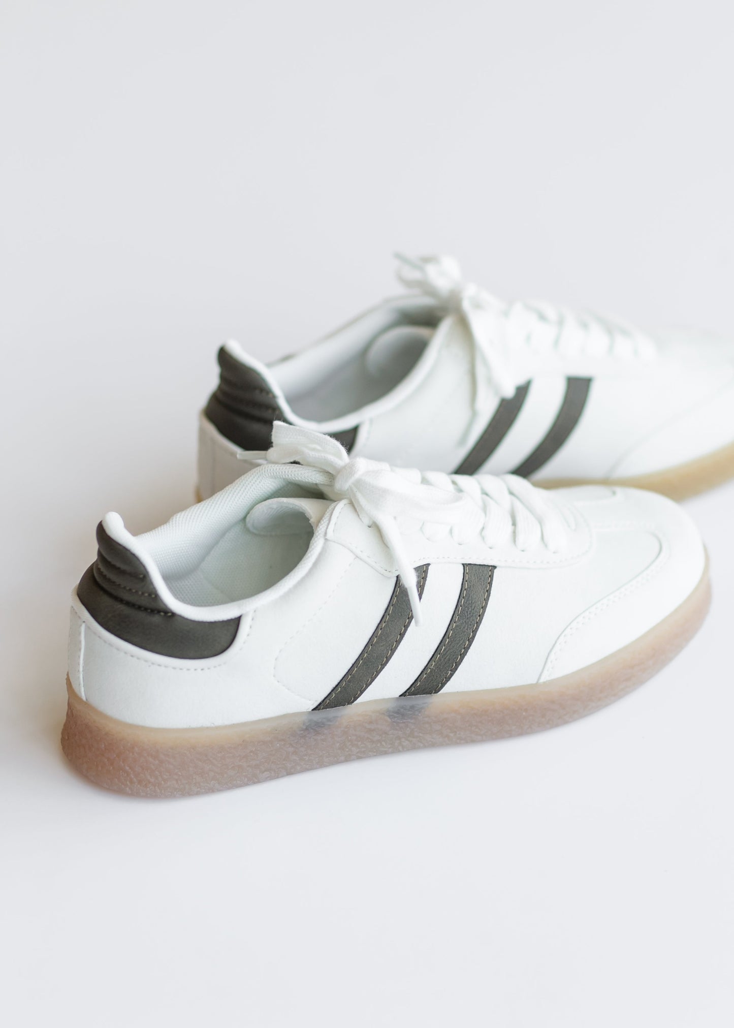 Striped Low Top Sneakers Shoes