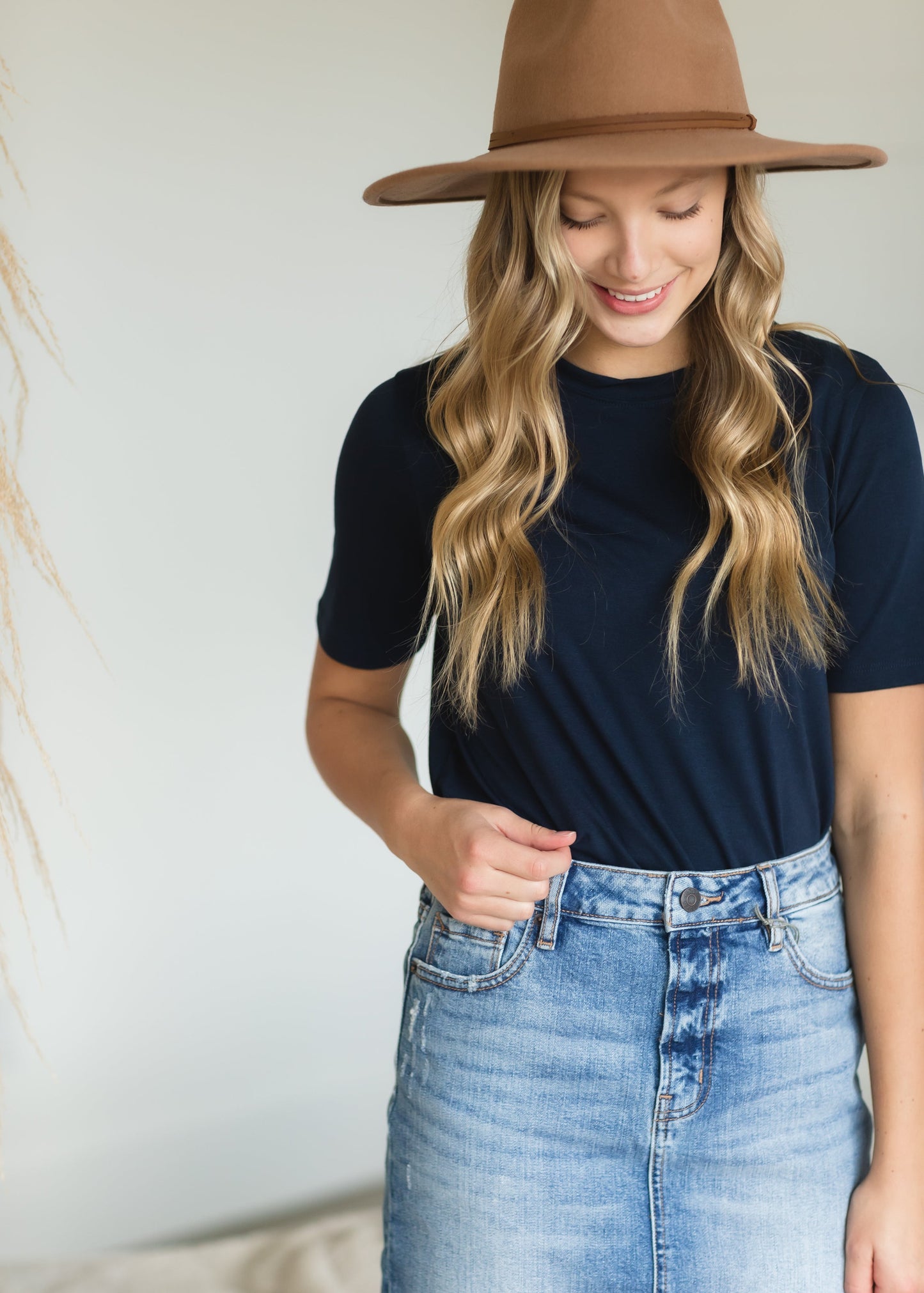 Basic Short Sleeve Navy Crew Neck Tee Shirt