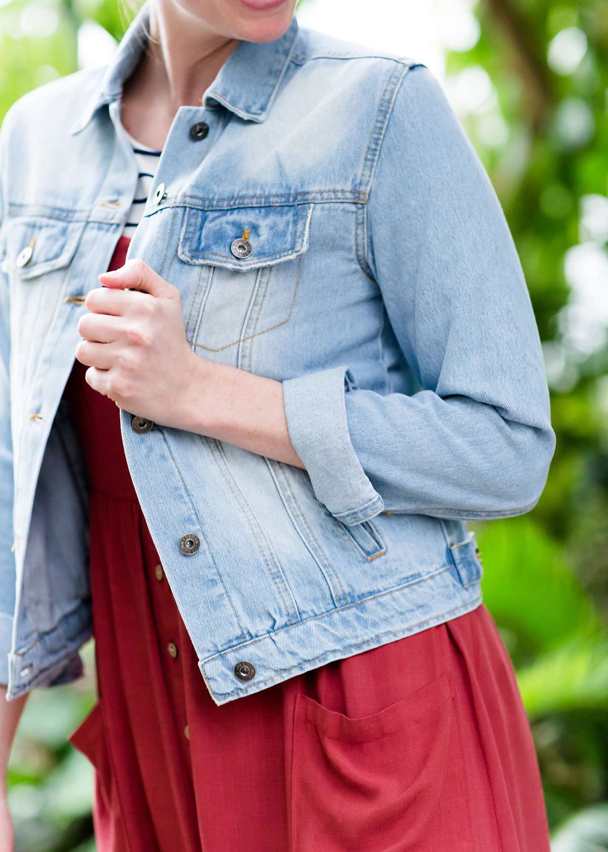 Modest women's light denim jean jacket