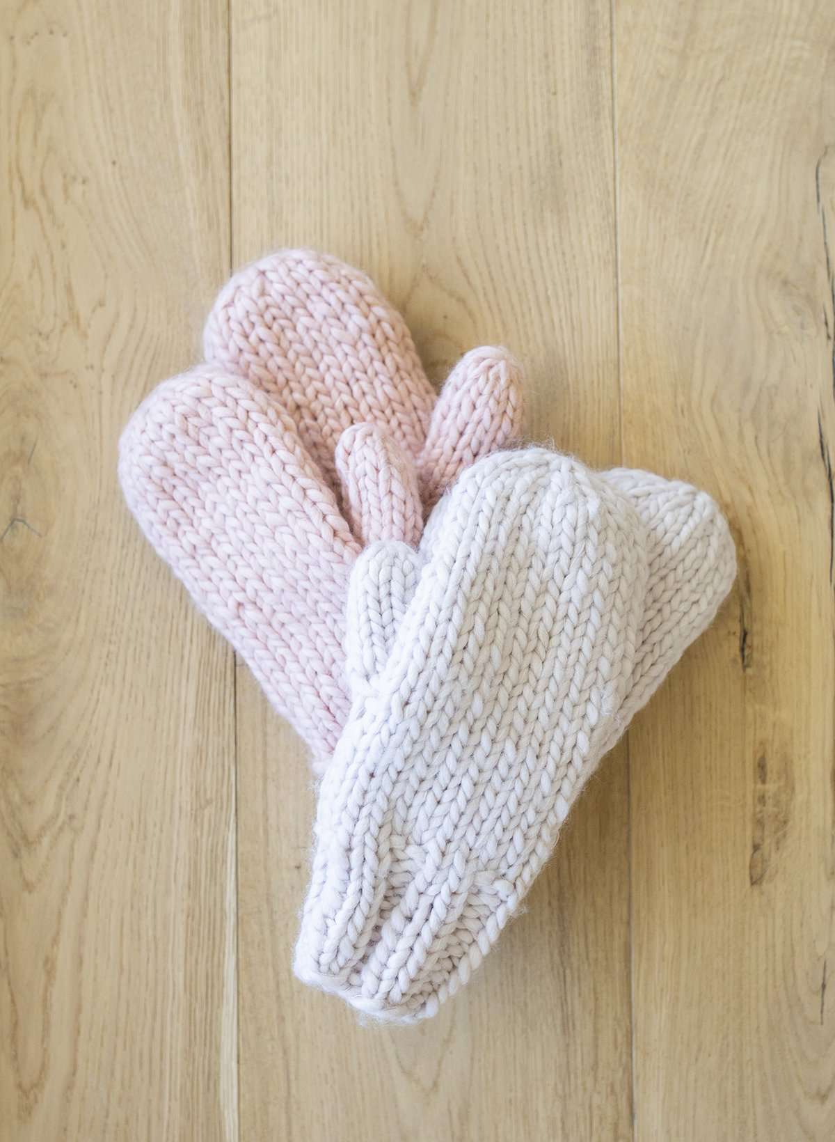 Mango Yarn Mittens Accessories