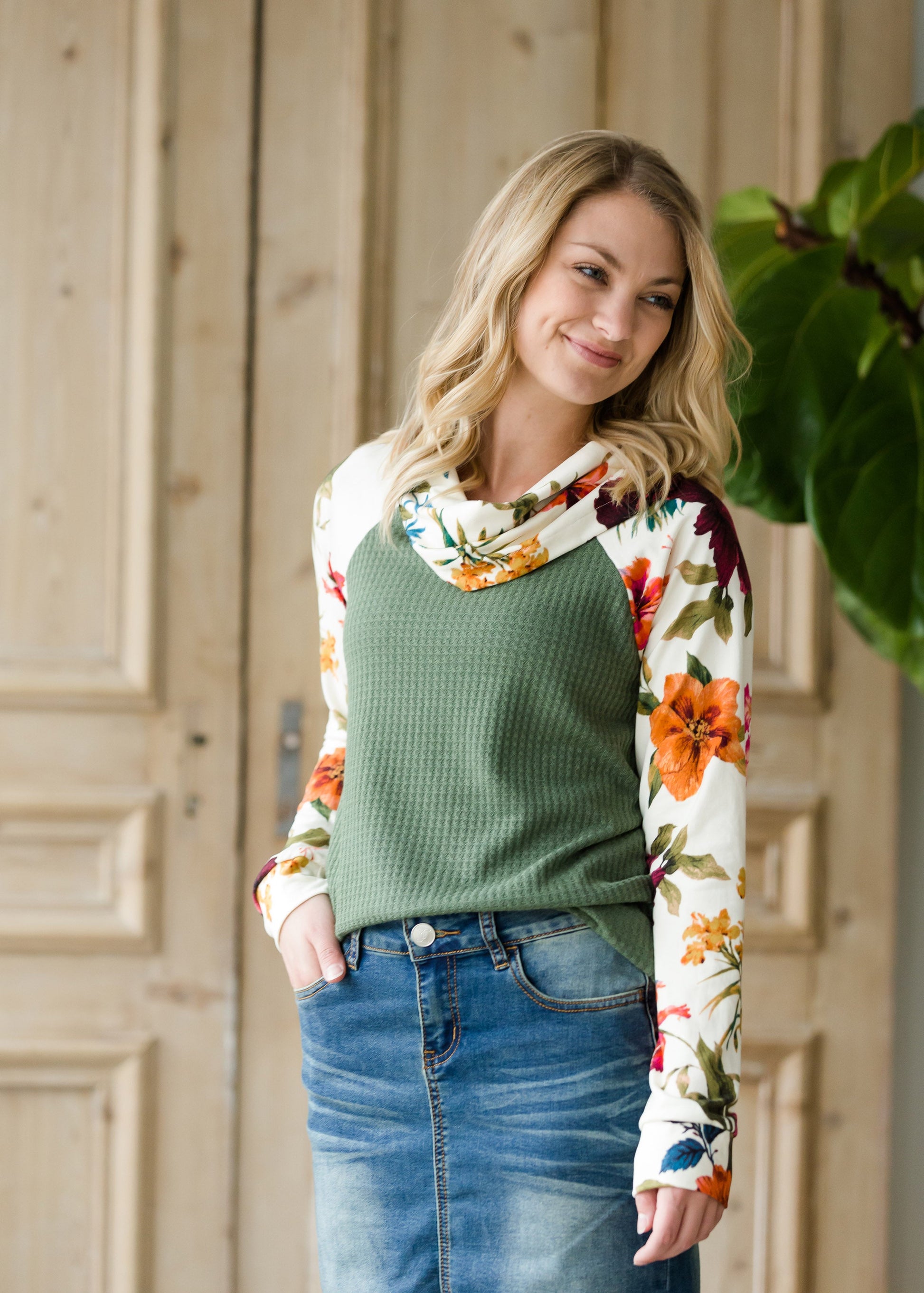 Mixed Floral Loose Turtleneck Tops